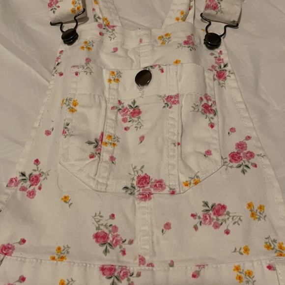 short - Picture 3 of 10